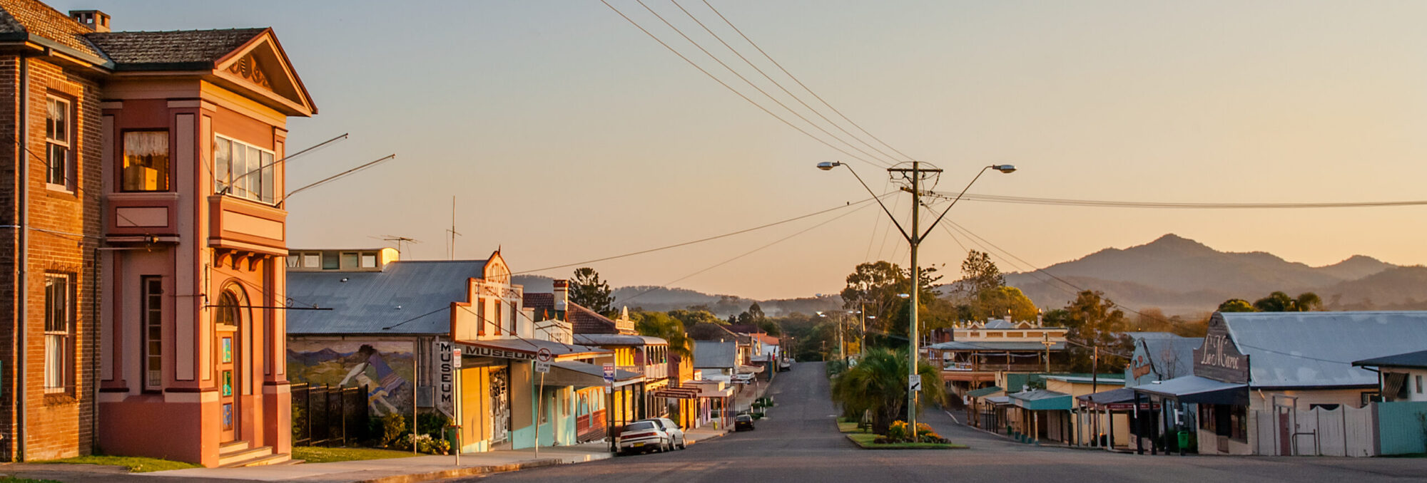 VISIT BOWRAVILLE